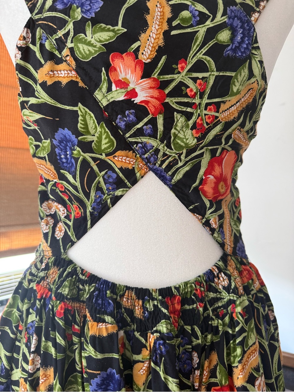 Vintage summer dress Black Floral Backless Midi with Red & Purple Blooms - Picture 3 of 8